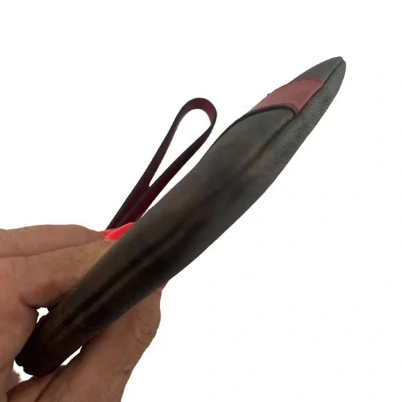 COACH CROSSGRAIN LEATHER CORNER ZIP WRISTLET - Picture 4 of 7